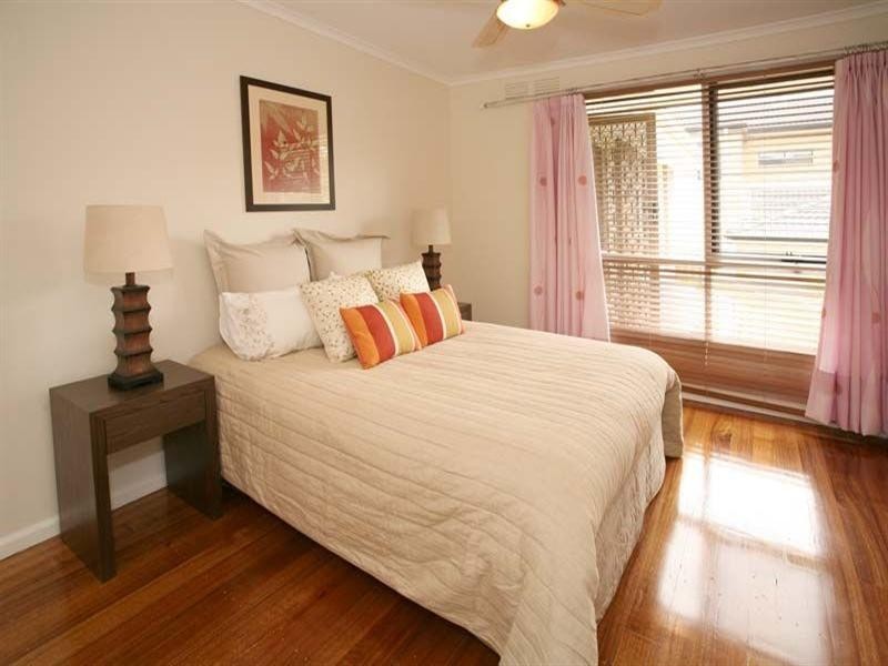 8 Crosby Drive, Glen Waverley VIC 3150