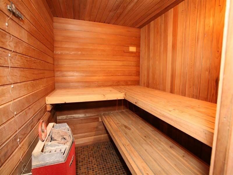 8 Crosby Drive, Glen Waverley VIC 3150