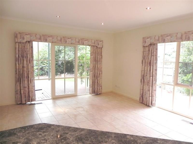 13 Park Lane, Mount Waverley VIC 3149