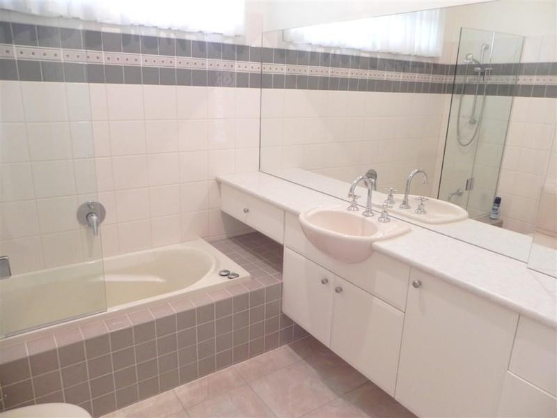 13 Park Lane, Mount Waverley VIC 3149