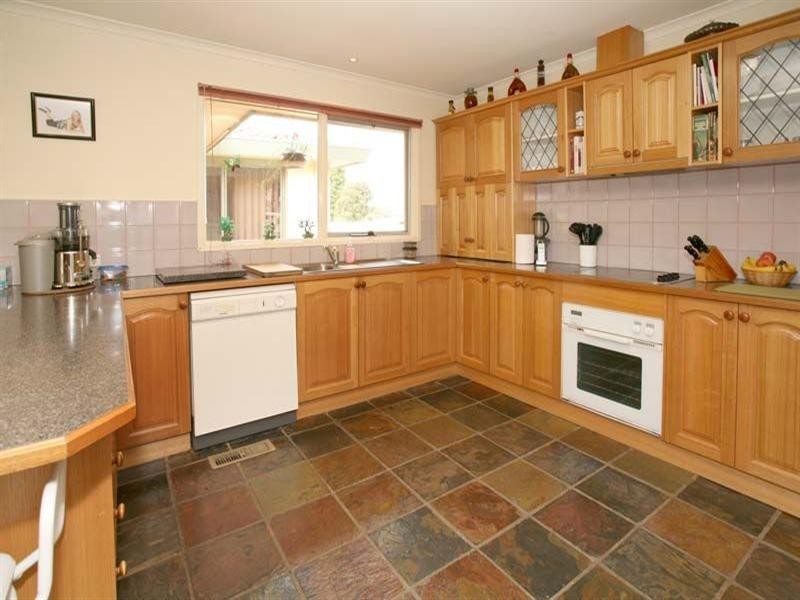 21 Bruford Avenue, Wheelers Hill VIC 3150