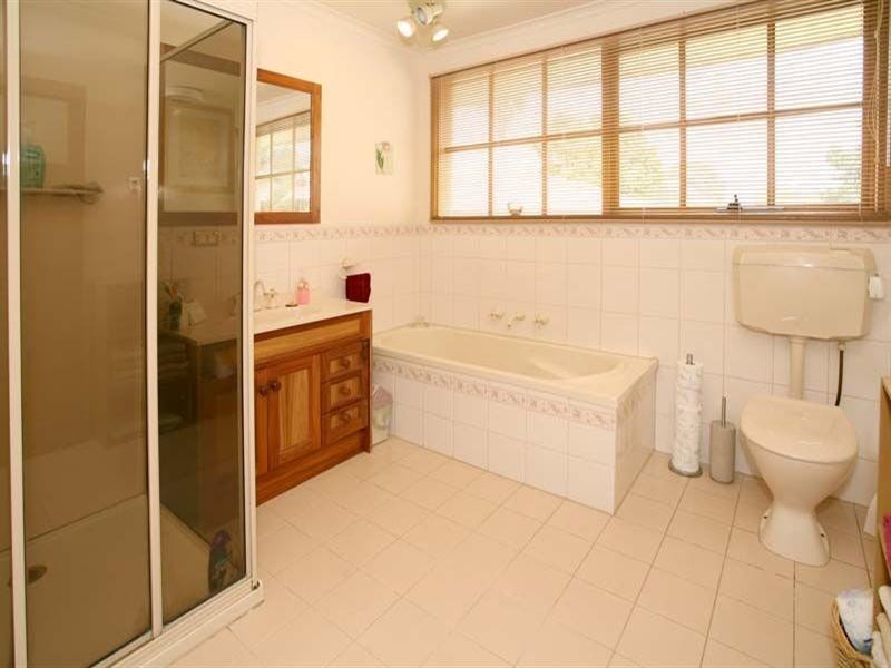 21 Bruford Avenue, Wheelers Hill VIC 3150