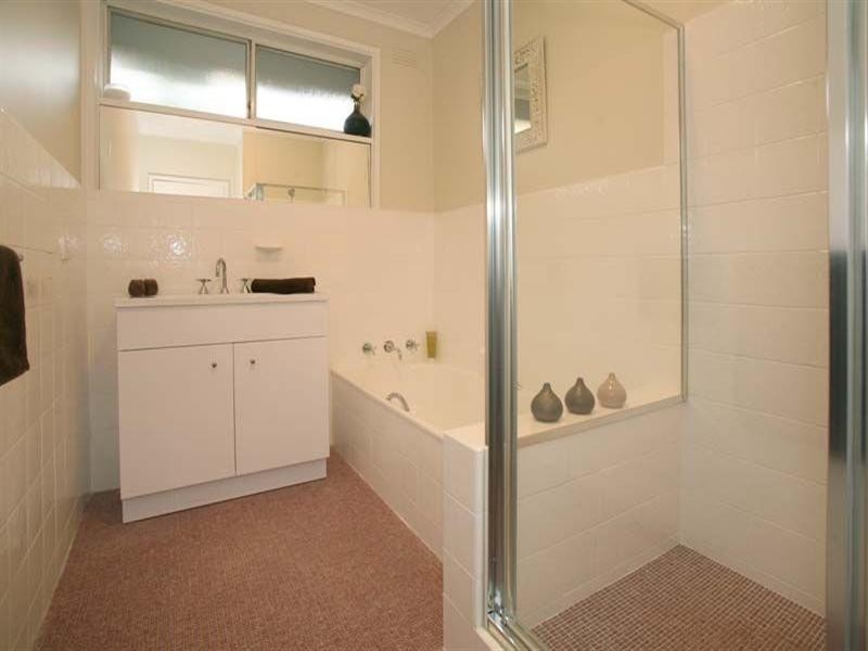 23 Milton Crescent, Mulgrave VIC 3170