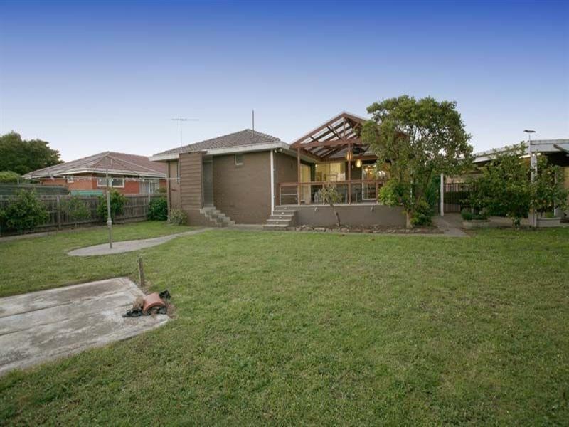 23 Milton Crescent, Mulgrave VIC 3170