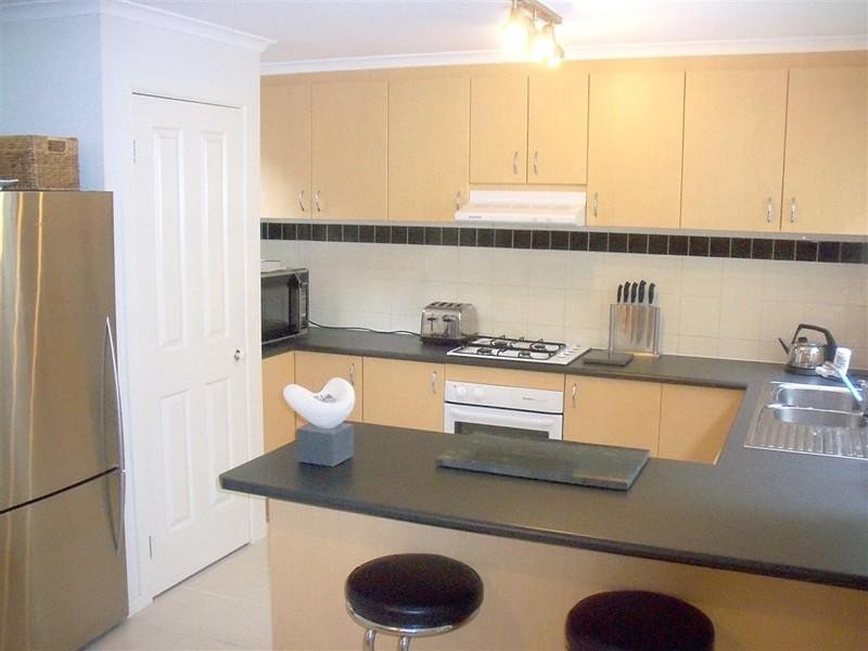 2 Tulloch Grove, Glen Waverley VIC 3150