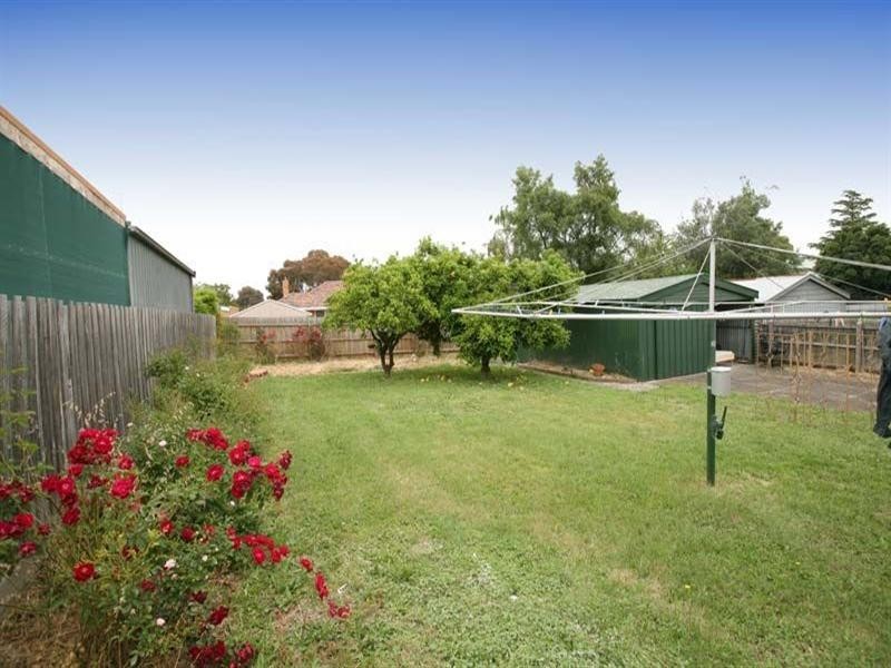 4 Rocklands Road, Ashwood VIC 3147
