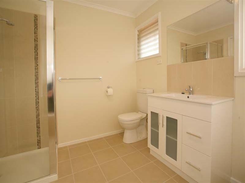 76 Glen Tower Drive, Glen Waverley VIC 3150