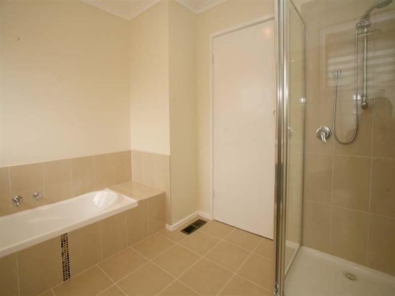 76 Glen Tower Drive, Glen Waverley VIC 3150