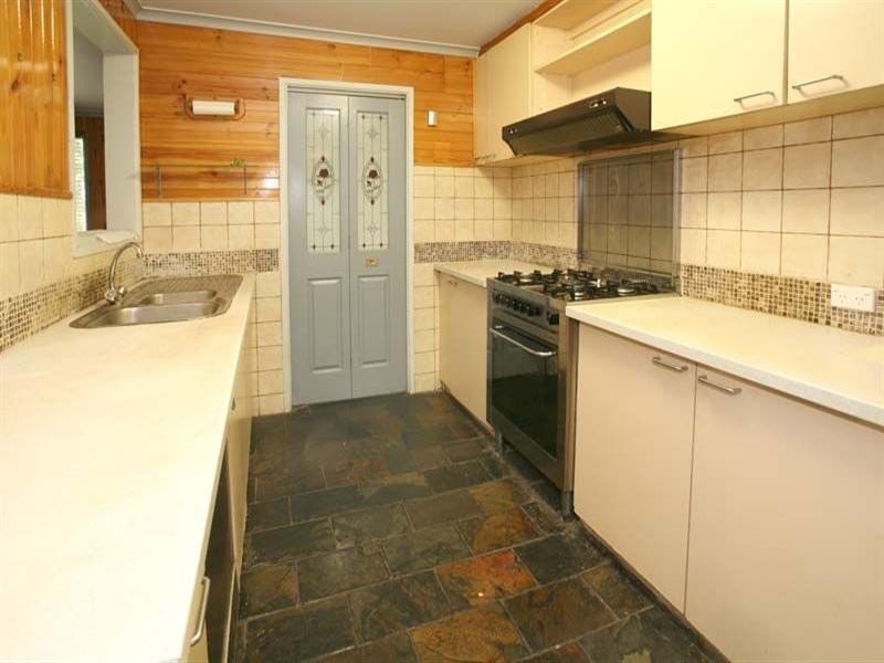 107 King Arthur Drive, Glen Waverley VIC 3150