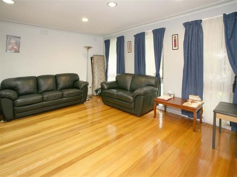 107 King Arthur Drive, Glen Waverley VIC 3150