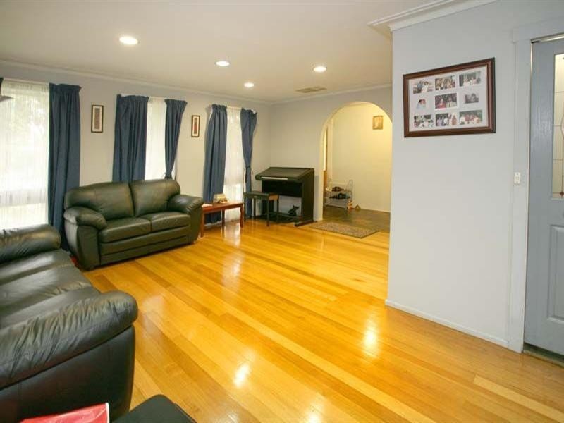 107 King Arthur Drive, Glen Waverley VIC 3150