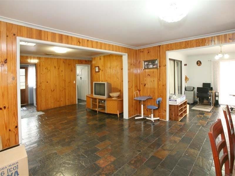 107 King Arthur Drive, Glen Waverley VIC 3150