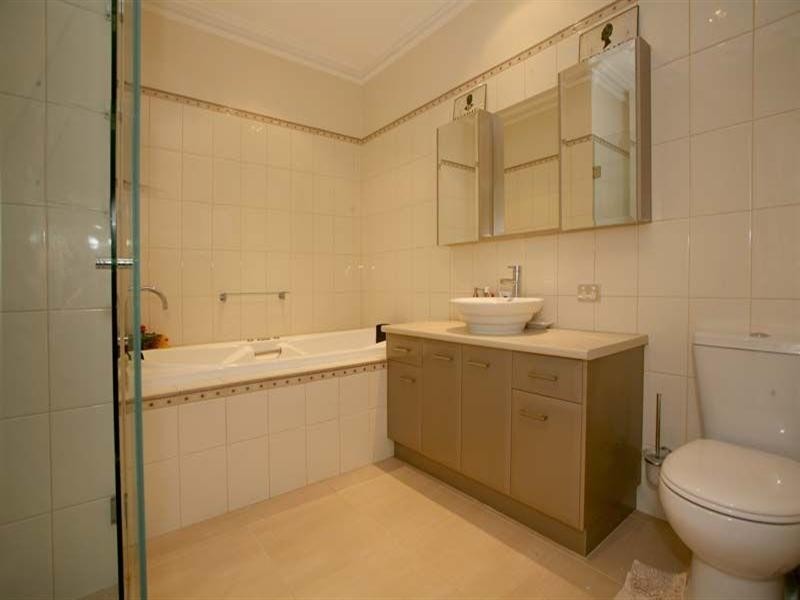 2/8 Glencairn Street, Mulgrave VIC 3170