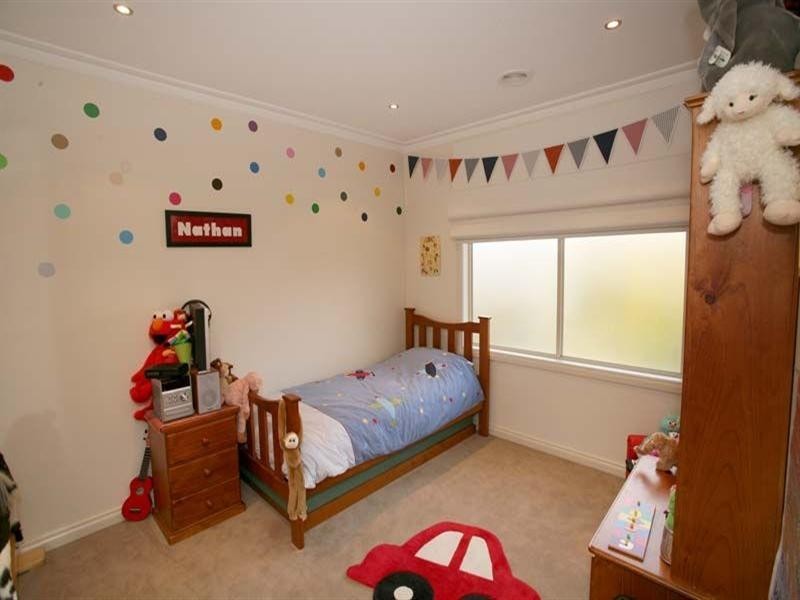 2/8 Glencairn Street, Mulgrave VIC 3170