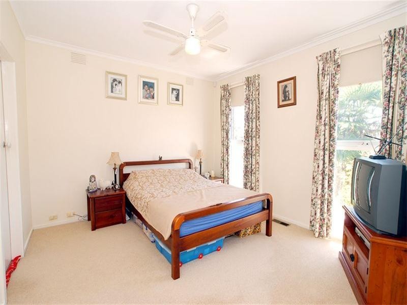 1 Corunna Court, Glen Waverley VIC 3150