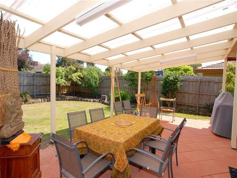 95 King Arthur Drive, Glen Waverley VIC 3150