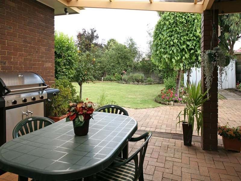 87 King Arthur Drive, Glen Waverley VIC 3150