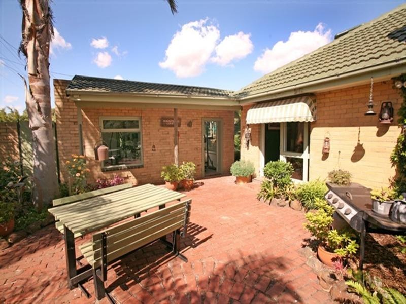 16 Carson Street, Mulgrave VIC 3170