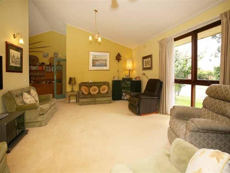 238 Gallaghers Road, Glen Waverley VIC 3150