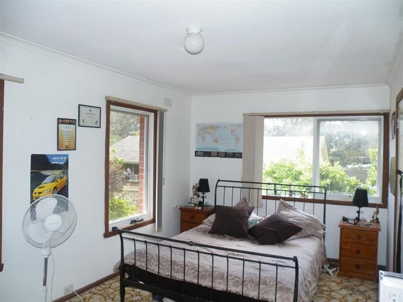 16 Mason Street, Ferntree Gully VIC 3156