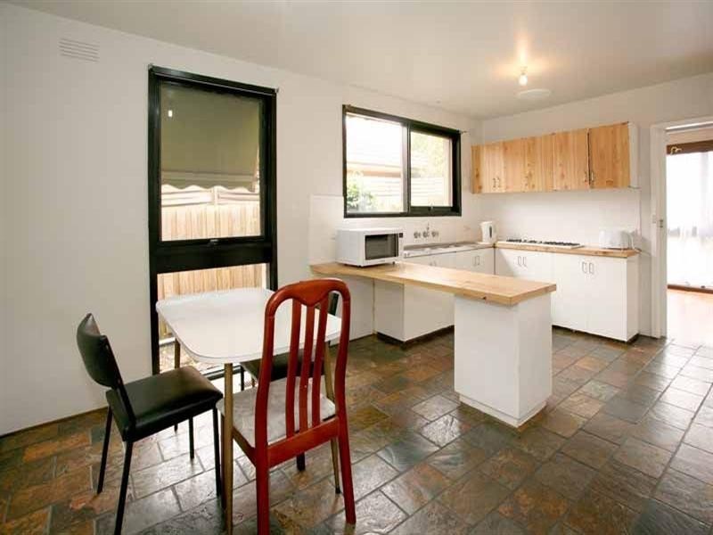 27 Huxley Avenue, Mulgrave VIC 3170