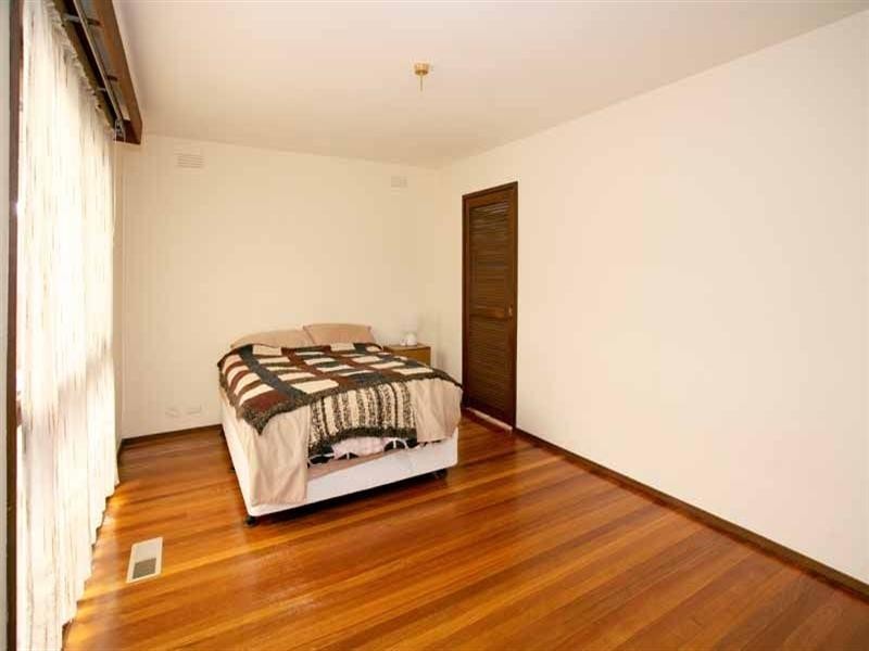 27 Huxley Avenue, Mulgrave VIC 3170