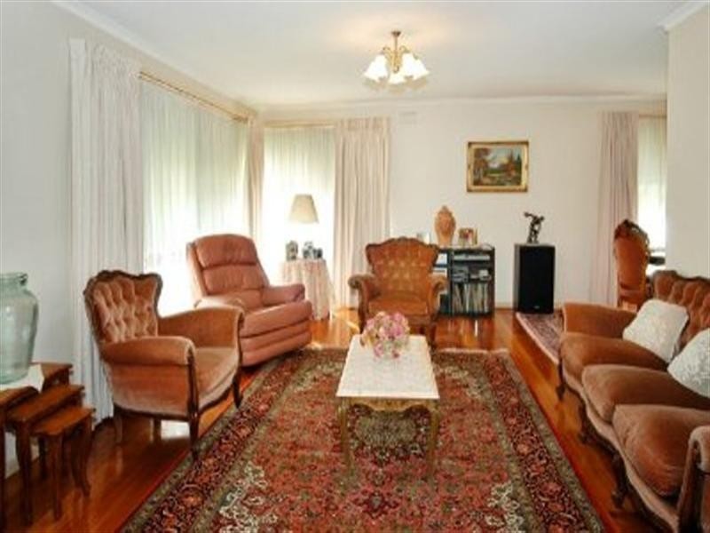 27 Mantova Drive, Wheelers Hill VIC 3150