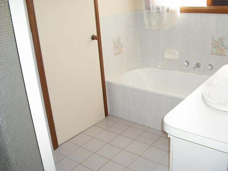 2/5 Waratah Street, Glen Waverley VIC 3150