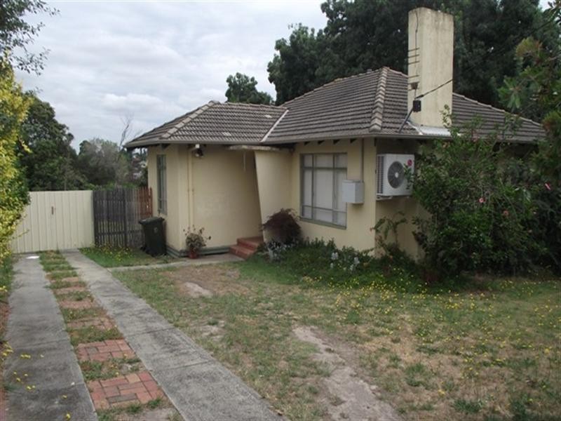 4 Burton Street, Chadstone VIC 3148