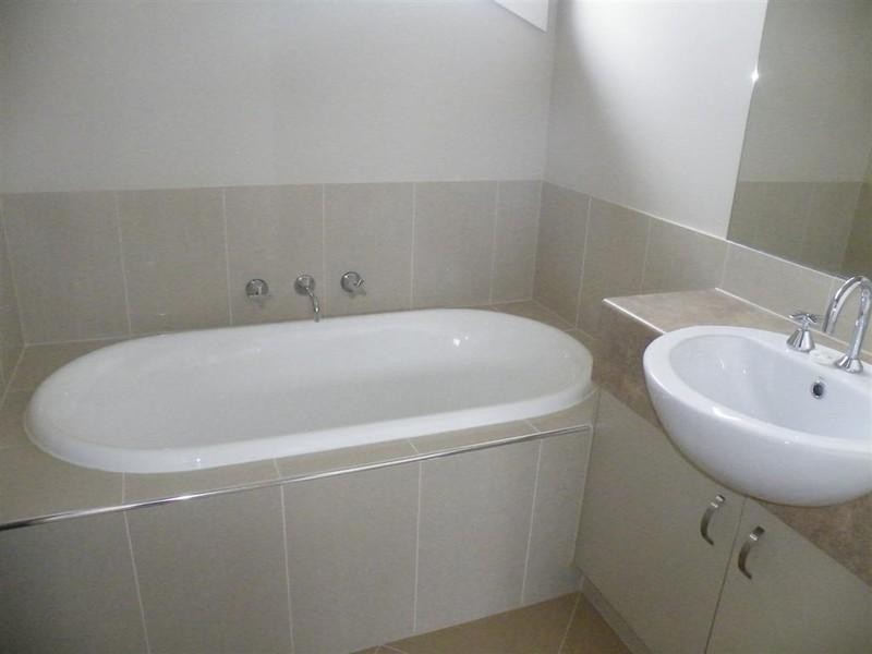 2/1 Wolseley Avenue, Glen Waverley VIC 3150