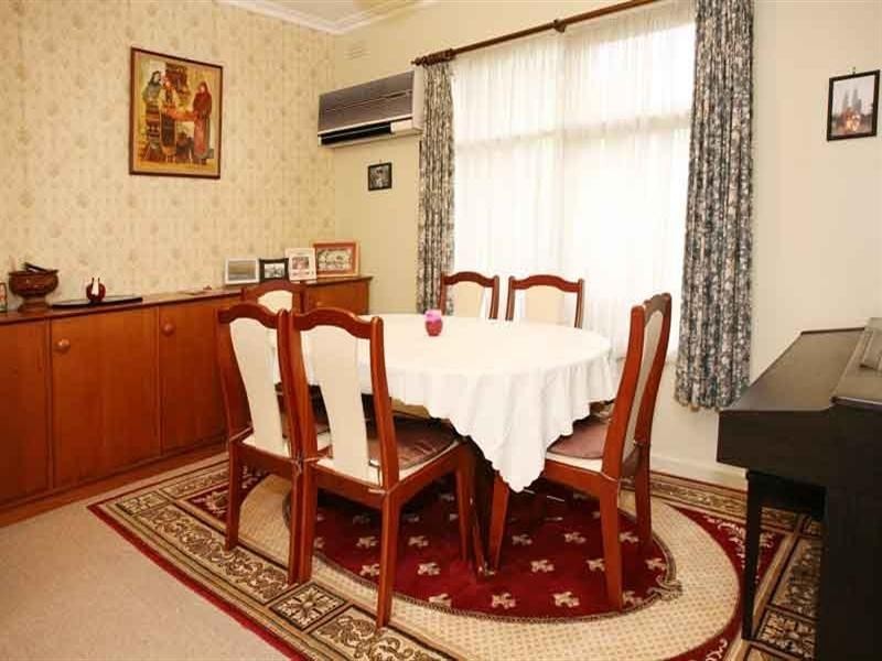 19 Kennedy Street, Glen Waverley VIC 3150