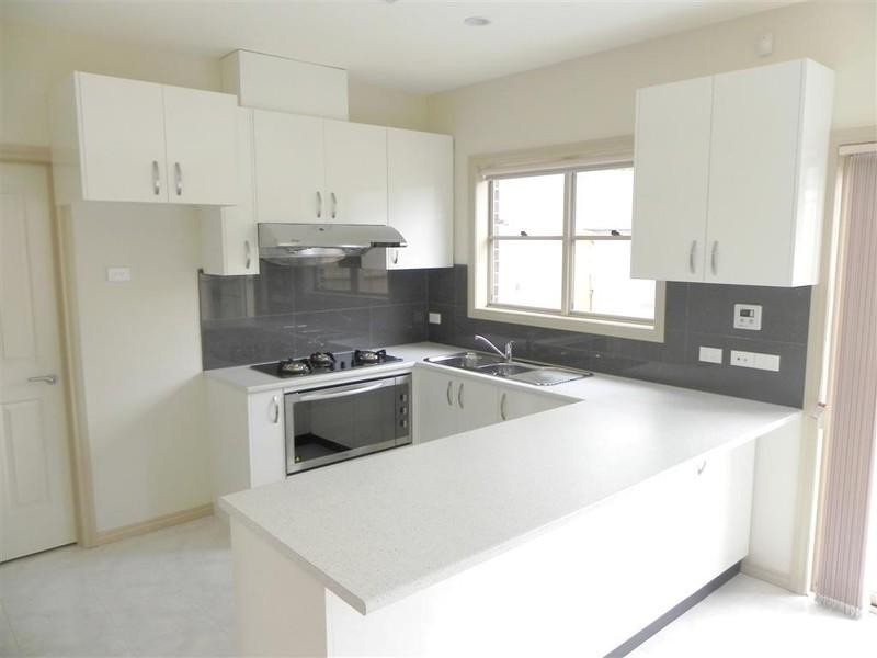 2/35 Angus Drive, Glen Waverley VIC 3150