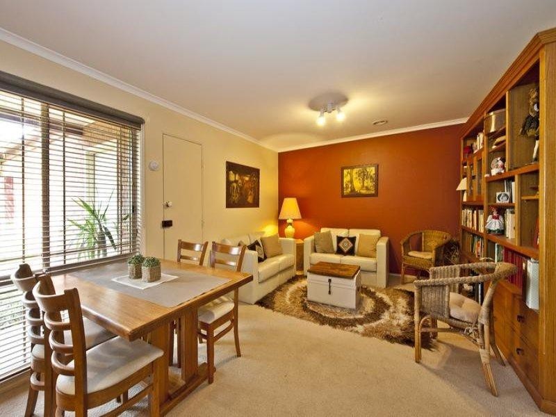 7 Hotham Retreat, Burwood East VIC 3151