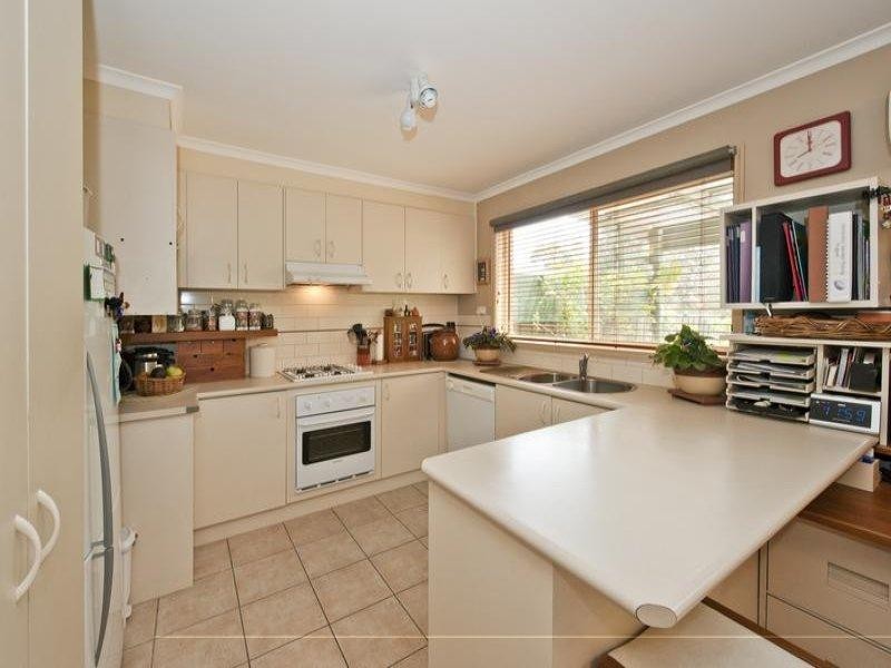 7 Hotham Retreat, Burwood East VIC 3151