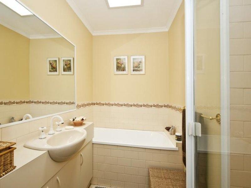 7 Hotham Retreat, Burwood East VIC 3151