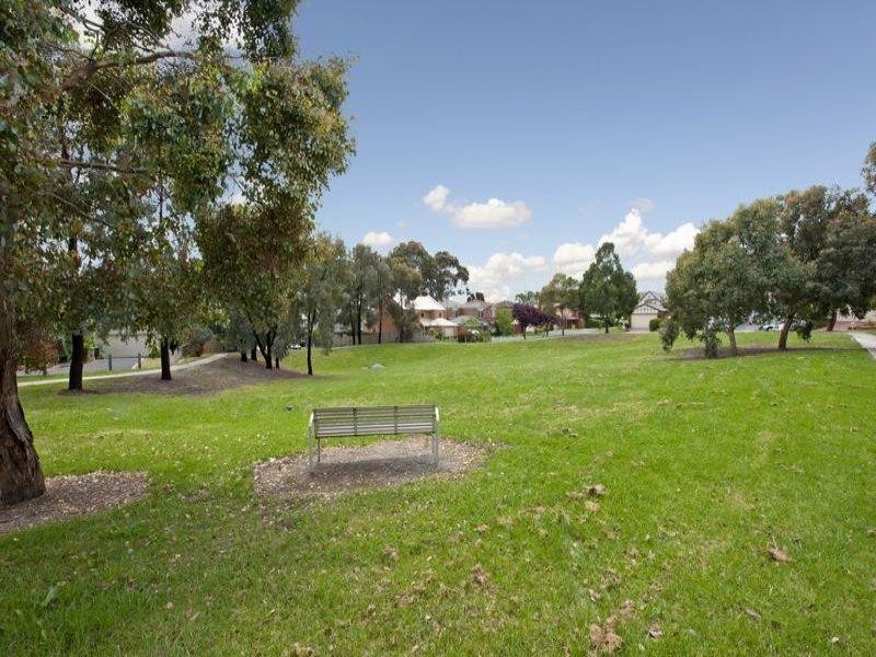 7 Hotham Retreat, Burwood East VIC 3151