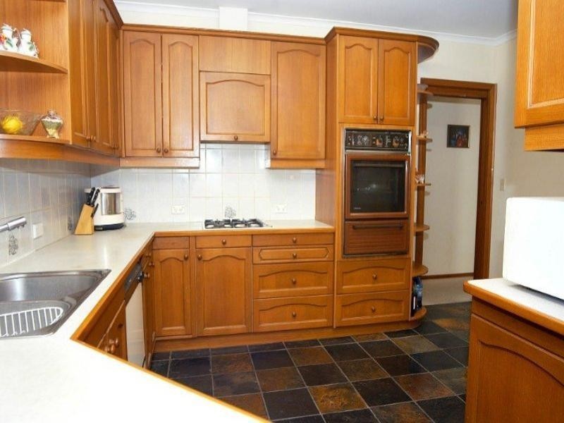 2 Wayne Court, Wheelers Hill VIC 3150