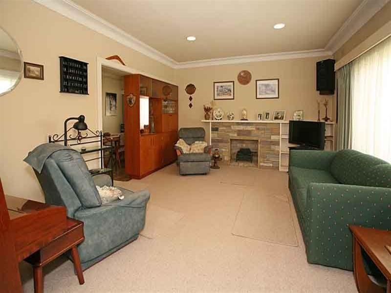 12 Pepperell Avenue, Glen Waverley VIC 3150