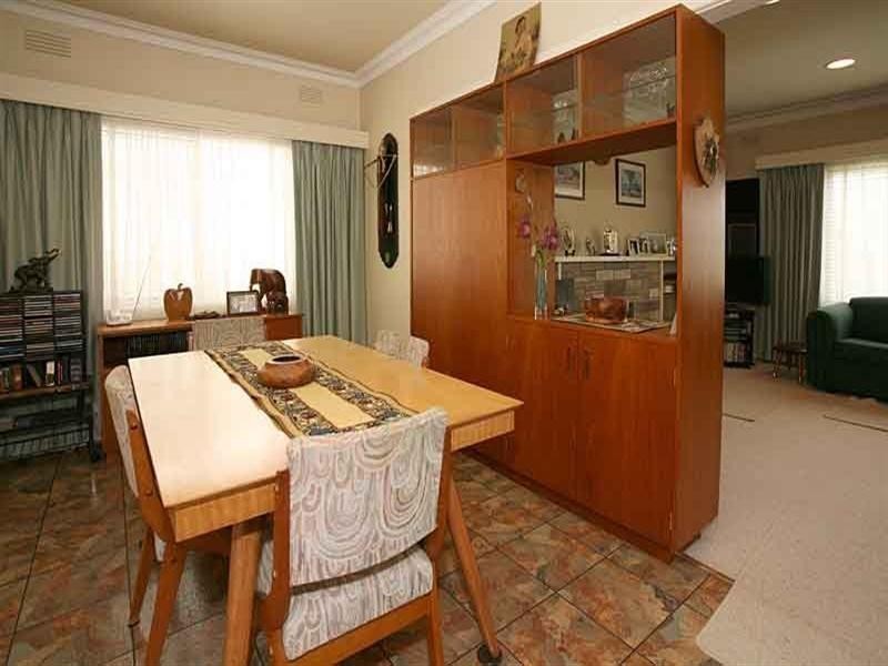 12 Pepperell Avenue, Glen Waverley VIC 3150