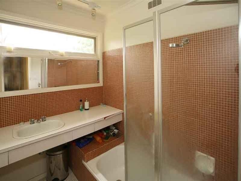 21 Rivett Crescent, Mulgrave VIC 3170