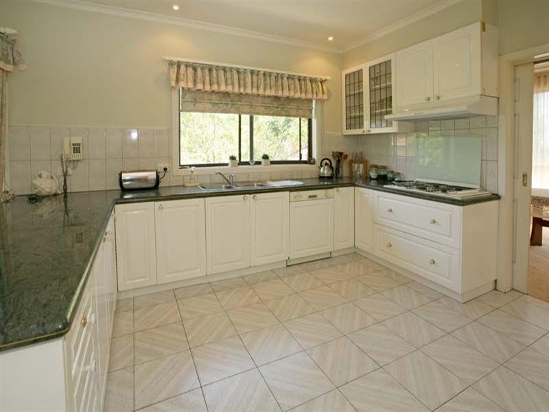 14 Nimmo Court, Mulgrave VIC 3170