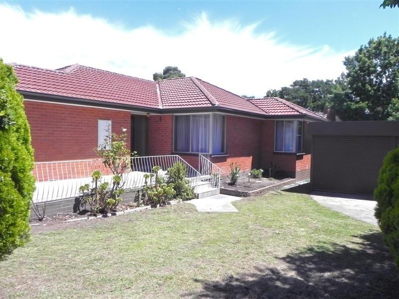 17 Lebanon Crescent, Mulgrave VIC 3170