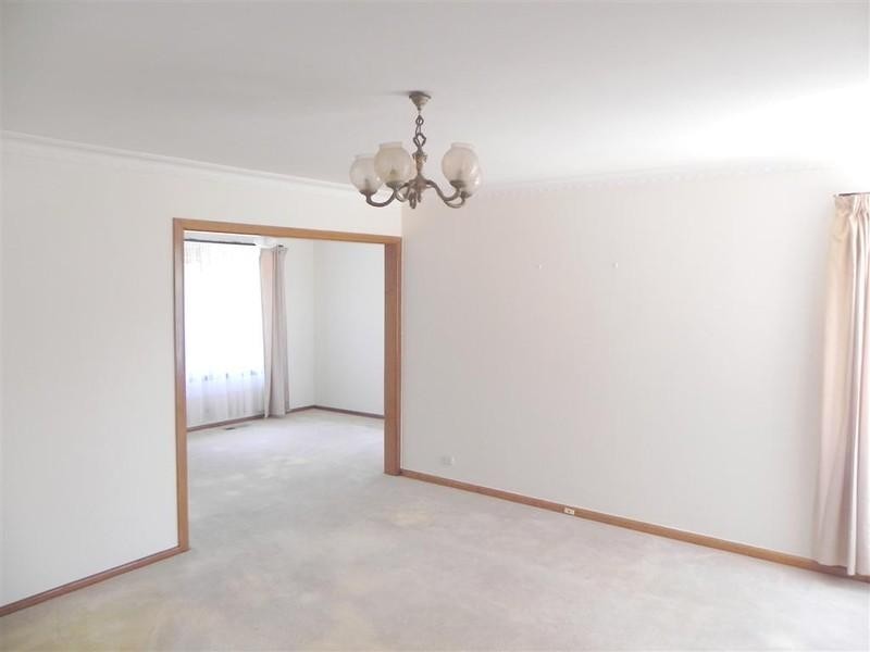 17 Lebanon Crescent, Mulgrave VIC 3170