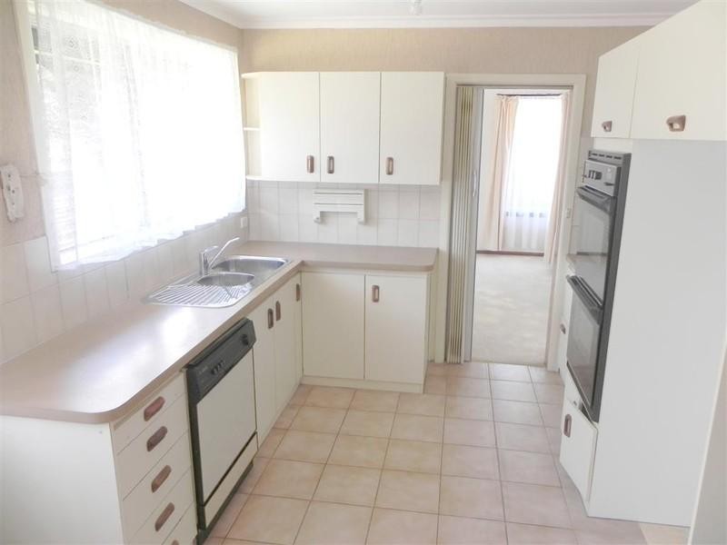 17 Lebanon Crescent, Mulgrave VIC 3170