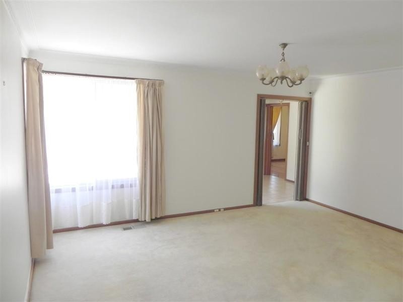 17 Lebanon Crescent, Mulgrave VIC 3170