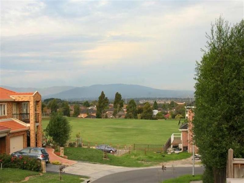 297 Gallaghers Road, Glen Waverley VIC 3150