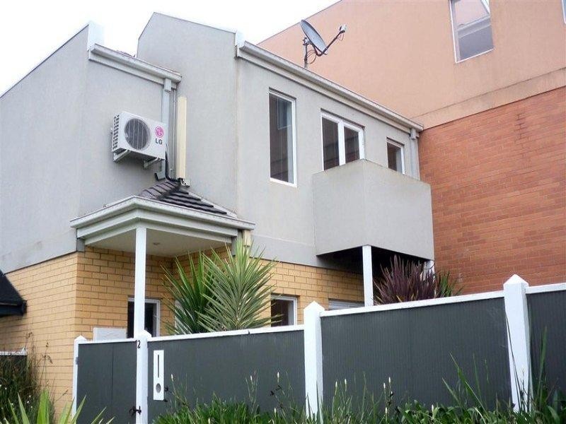 2 Tulloch Grove, Glen Waverley VIC 3150