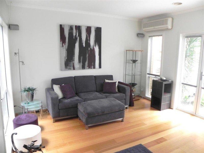 2 Tulloch Grove, Glen Waverley VIC 3150