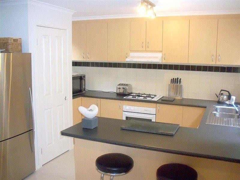 2 Tulloch Grove, Glen Waverley VIC 3150