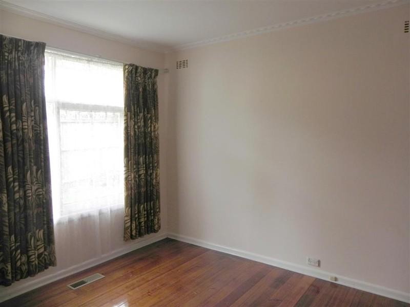 63 Lebanon Crescent, Mulgrave VIC 3170